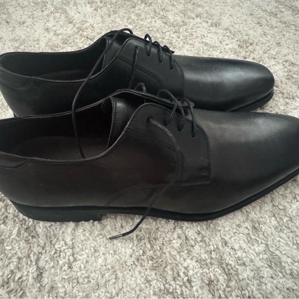 Magnanni Black Leather Oxfords